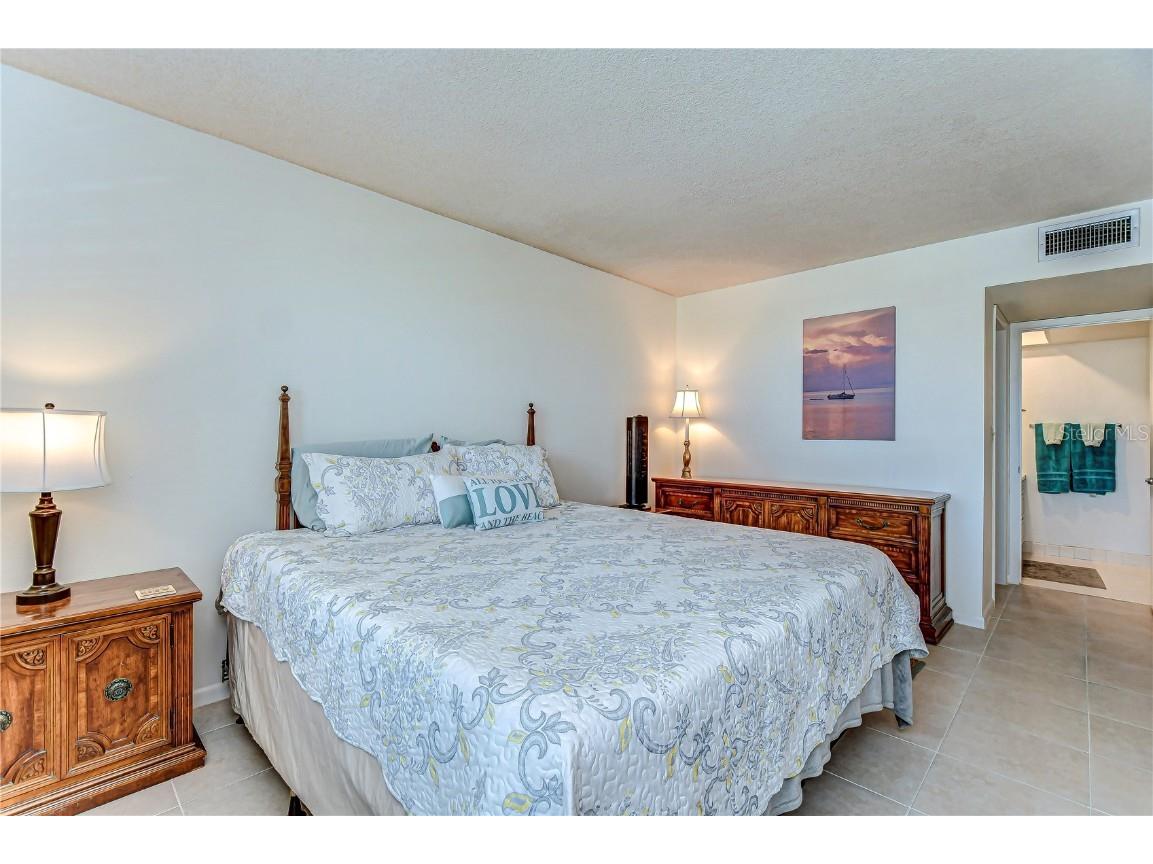 5220 Brittany Drive S #807 Saint Petersburg FL 33715 TB8357489 image11