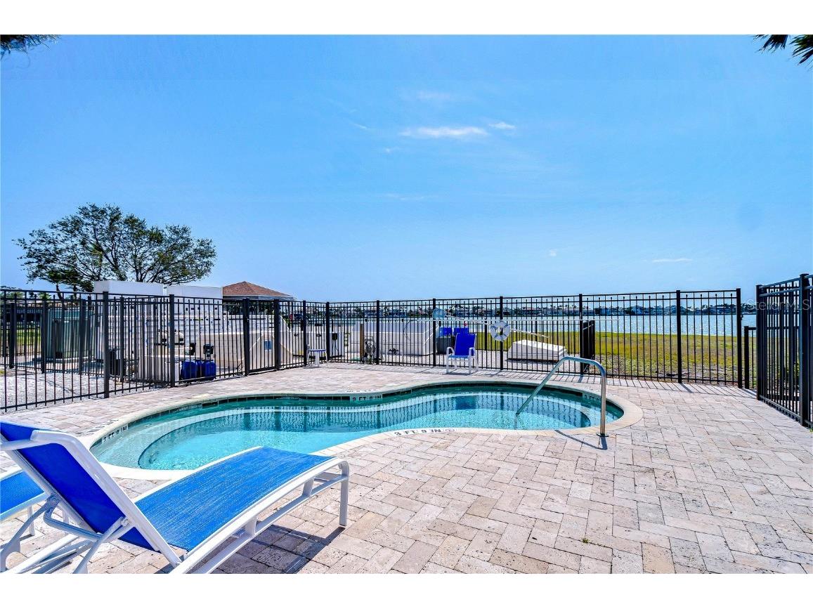 5220 Brittany Drive S #807 Saint Petersburg FL 33715 TB8357489 image29