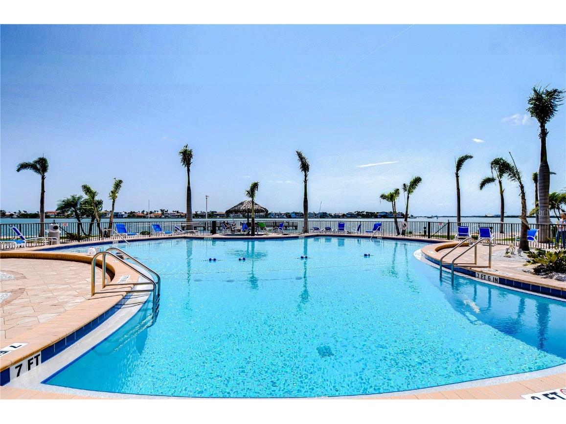 5220 Brittany Drive S #807 Saint Petersburg FL 33715 TB8390824 image1