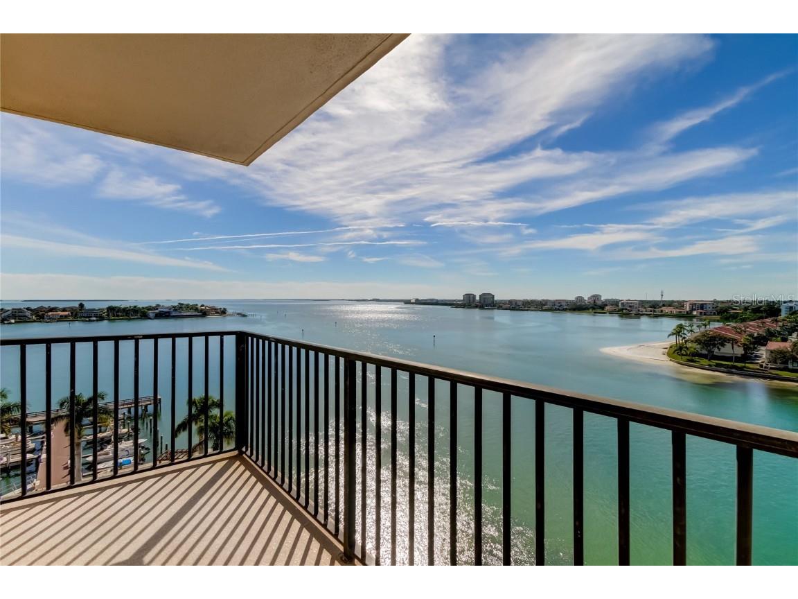 5220 Brittany Drive S #902 Saint Petersburg FL 33715 - BOCA CIEGA BAY U8222406 image1