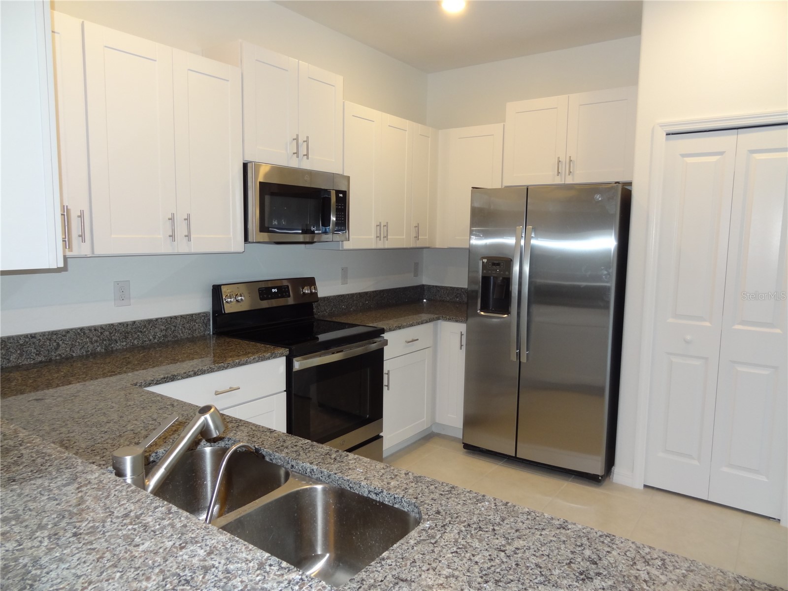 5220 Forum Boulevard Holiday FL 34690 W7884029 image3