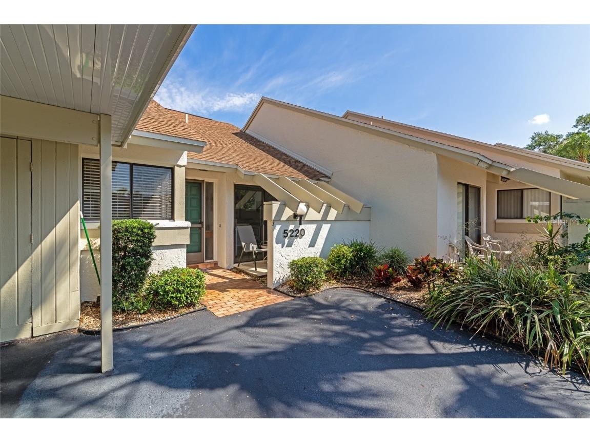 5220 Myrtle Wood #10 Sarasota FL 34235 A4568882 image1
