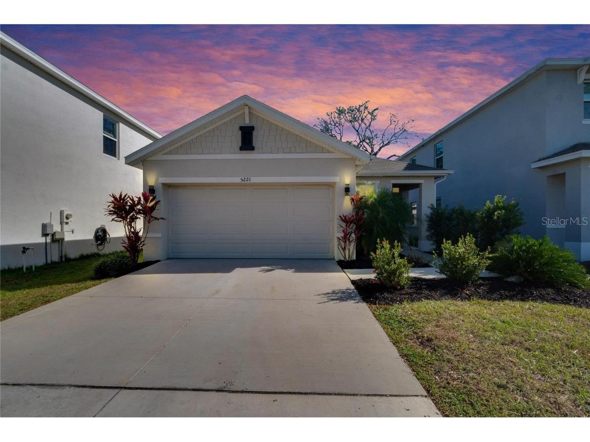 5221 Hillside Meadow Place Tampa FL 33610 TB8335182 image1