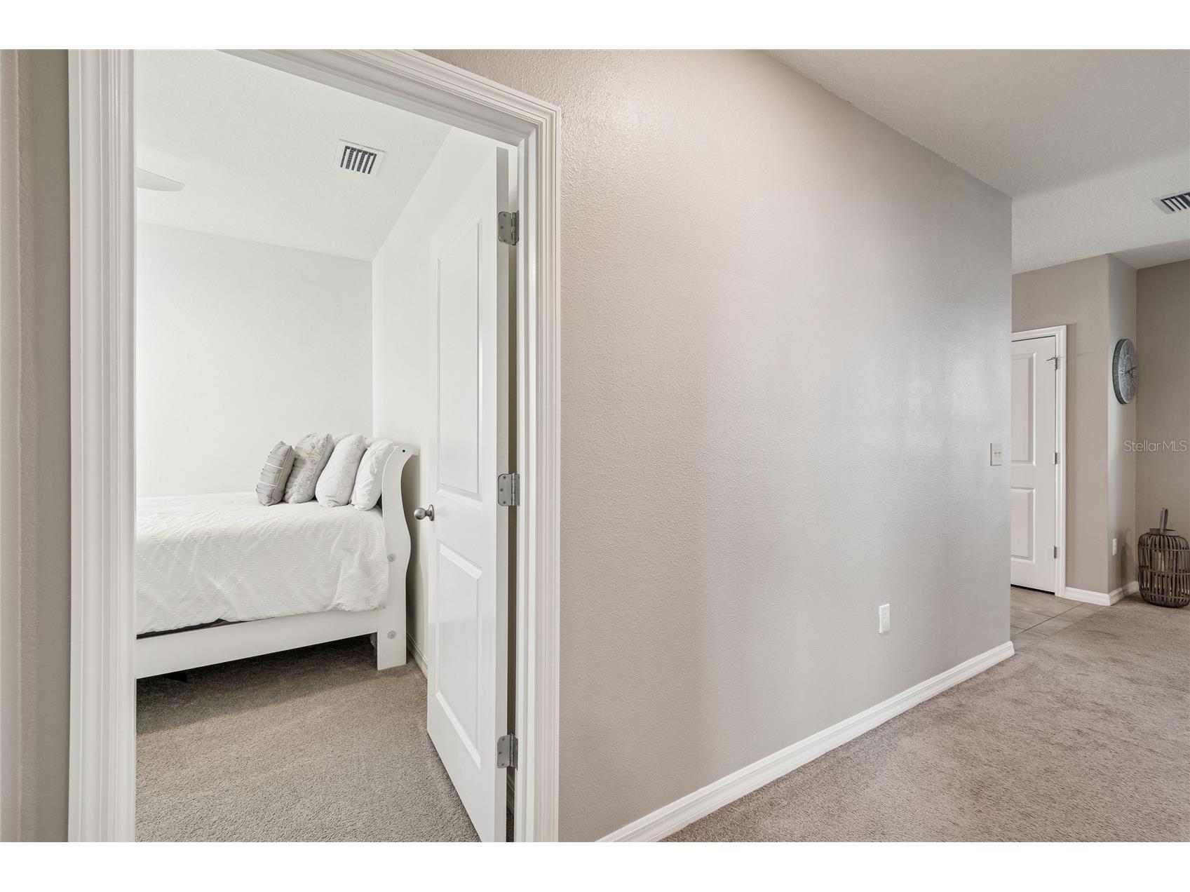 5221 Hillside Meadow Place Tampa FL 33610 TB8476014 image12