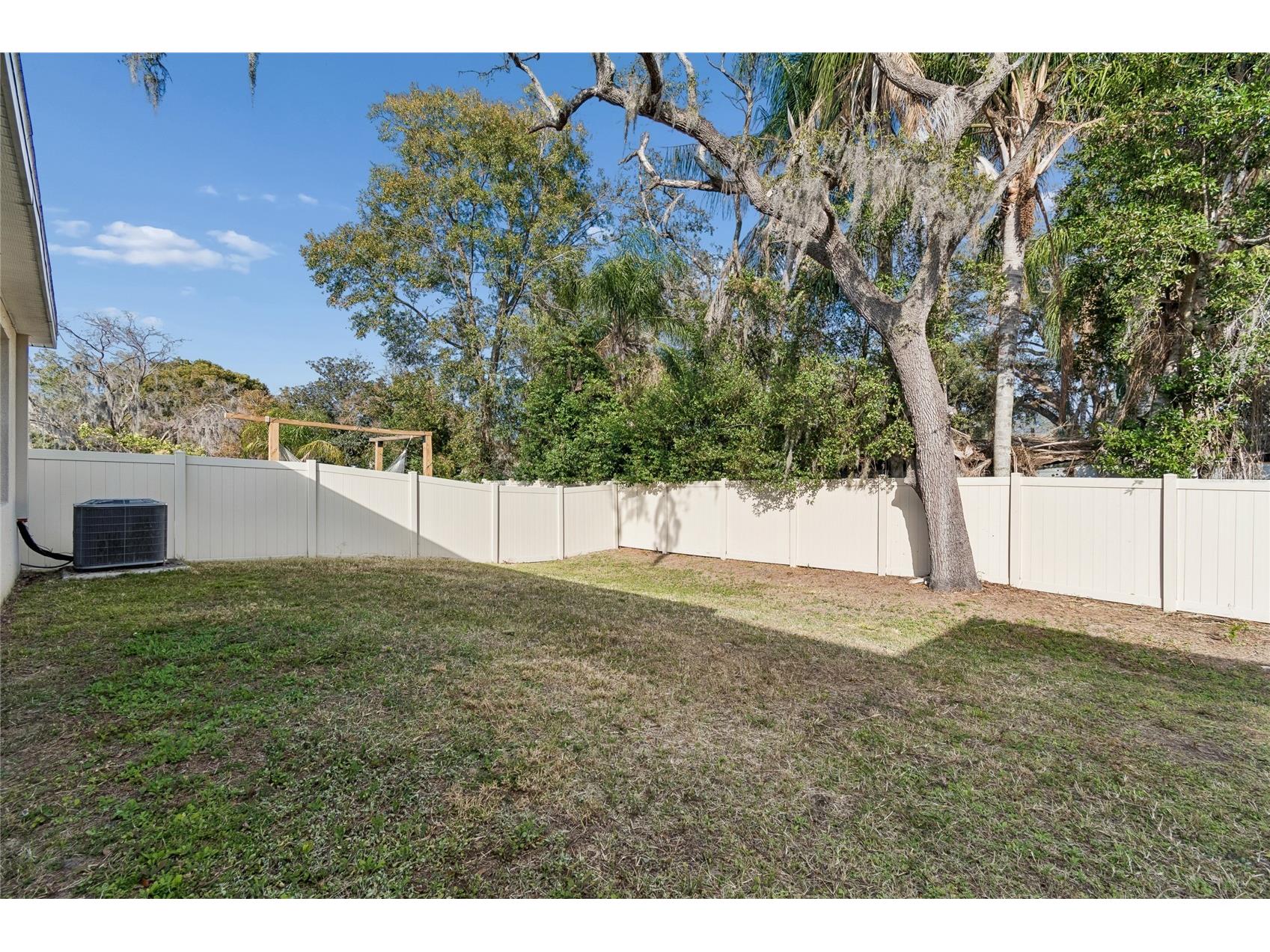 5221 Hillside Meadow Place Tampa FL 33610 TB8476014 image32