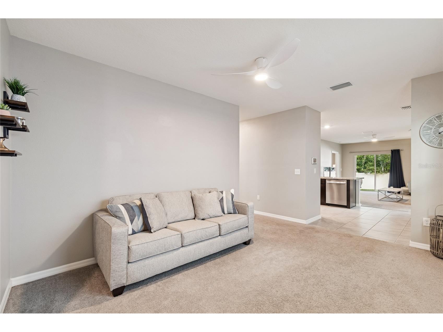 5221 Hillside Meadow Place Tampa FL 33610 TB8476014 image4