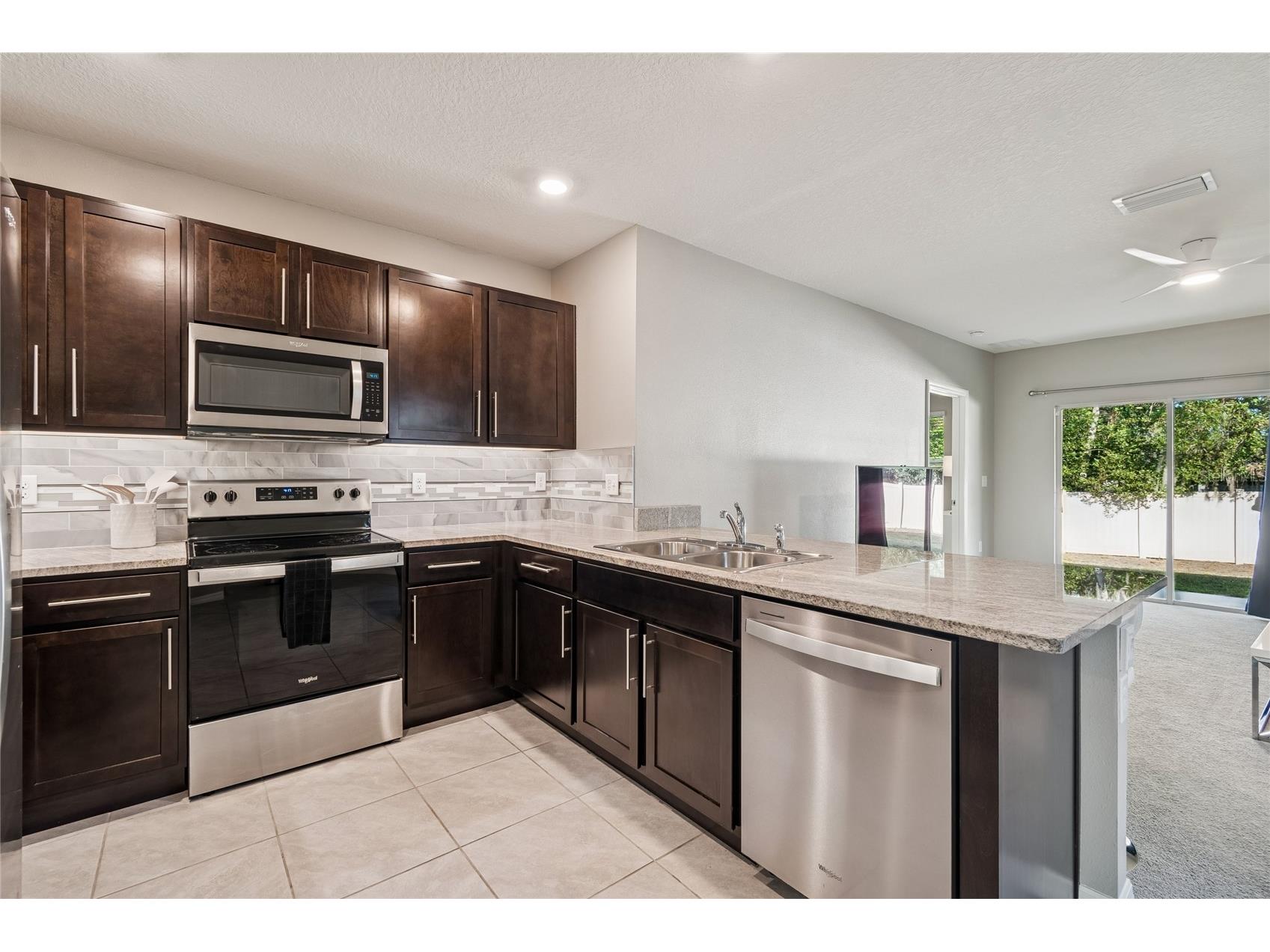 5221 Hillside Meadow Place Tampa FL 33610 TB8476014 image6