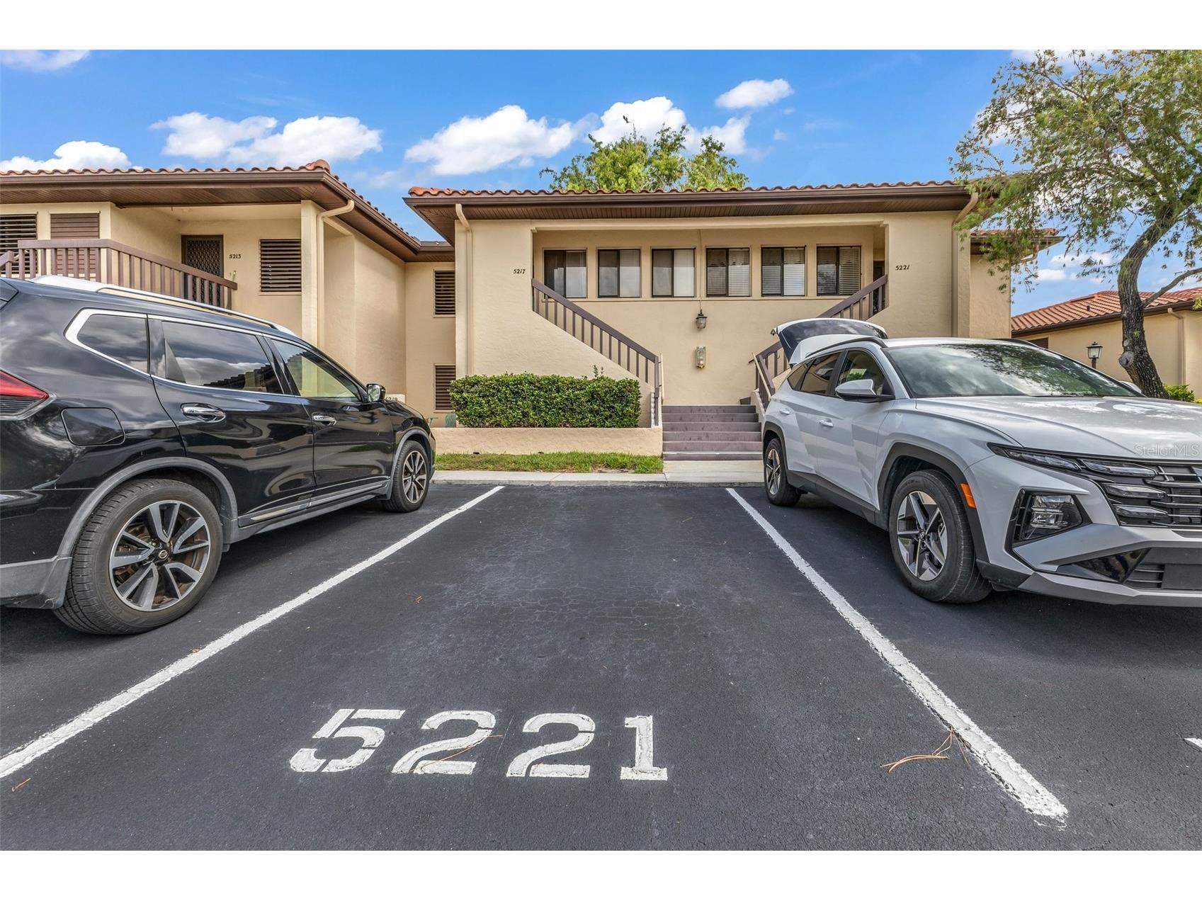 5221 Lake Village Drive #24 Sarasota FL 34235 C7527429 image3