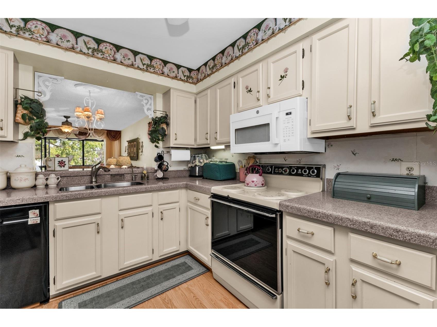 5221 Lake Village Drive #24 Sarasota FL 34235 C7527429 image7