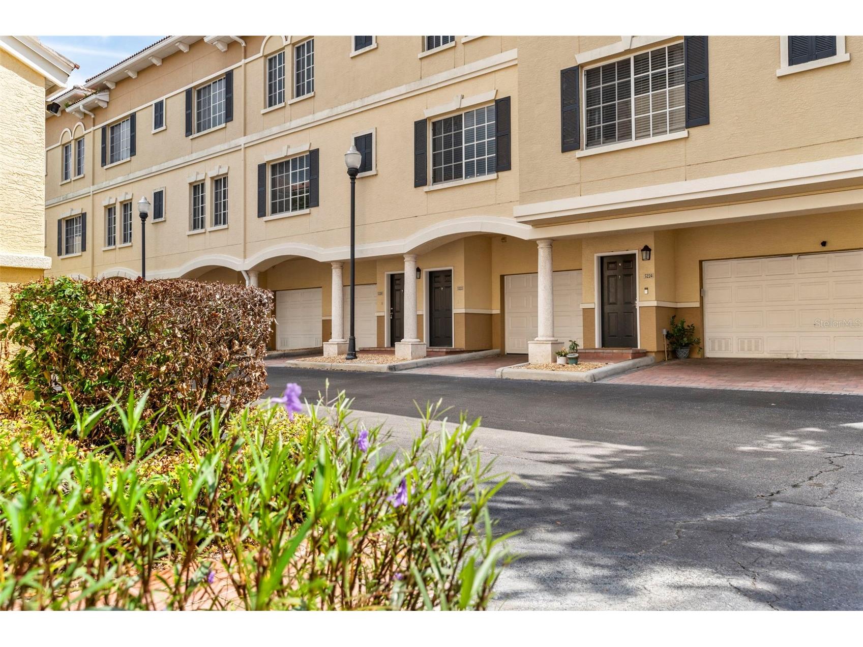 5222 Hampton Beach Place Tampa FL 33609 L4963242 image1