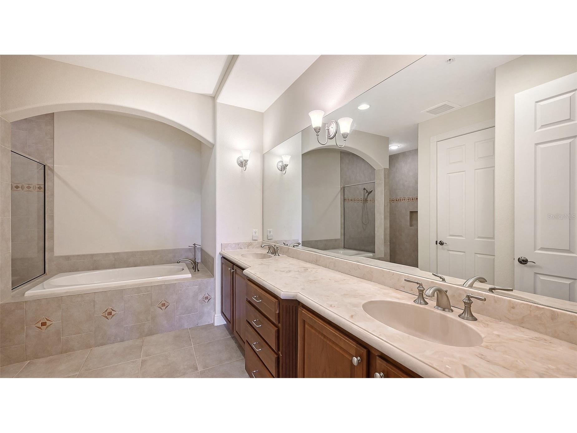 5222 Manorwood Drive #4A Sarasota FL 34235 A4695253 image33