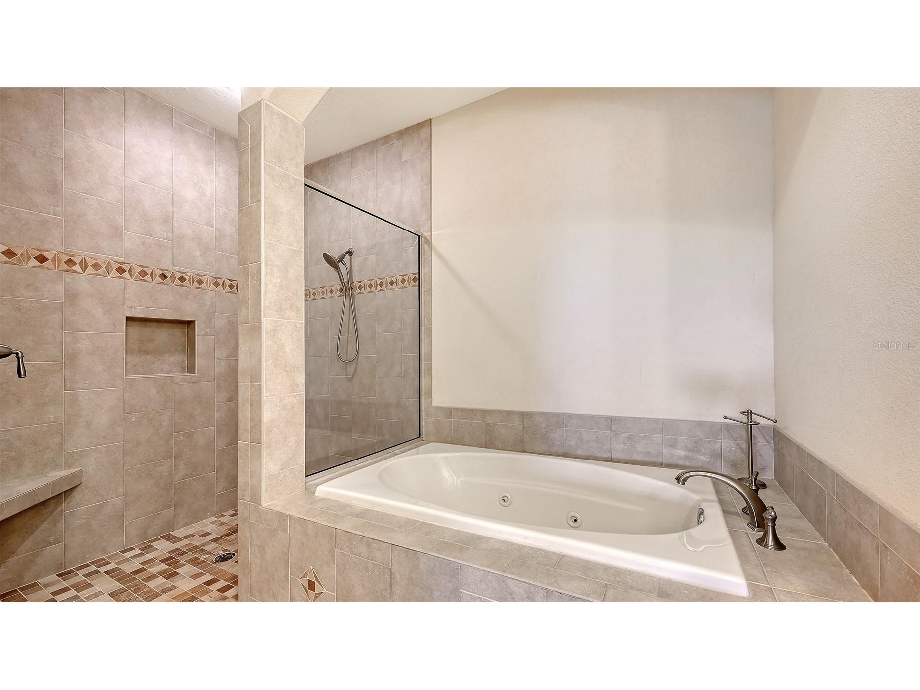 5222 Manorwood Drive #4A Sarasota FL 34235 A4695253 image34