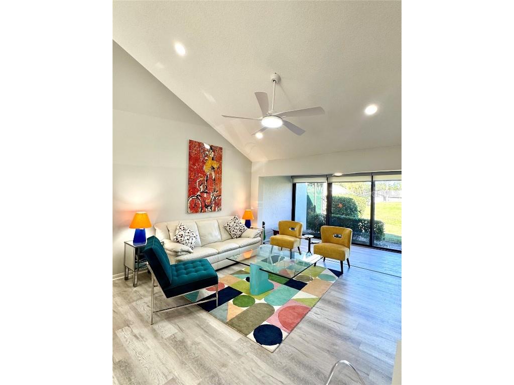 5222 Myrtle #9 Sarasota FL 34235 A4669089 image12