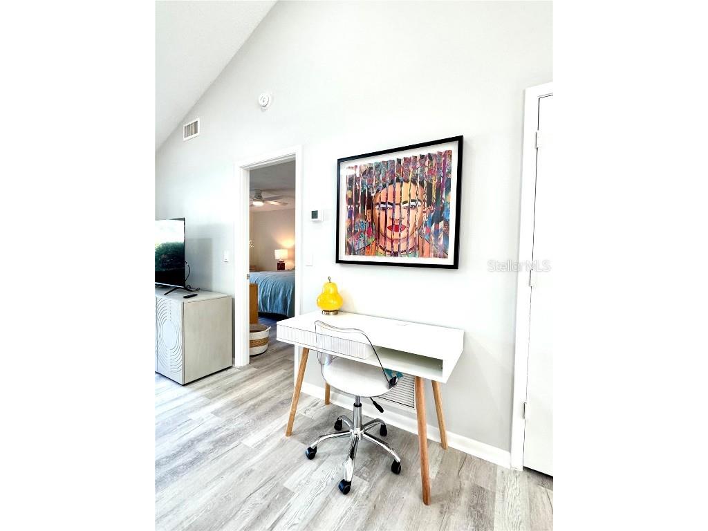 5222 Myrtle #9 Sarasota FL 34235 A4669089 image16