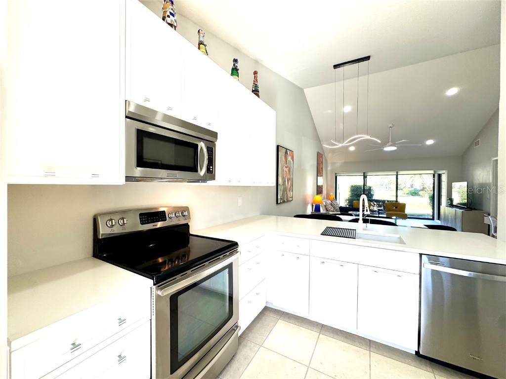 5222 Myrtle #9 Sarasota FL 34235 A4669089 image26