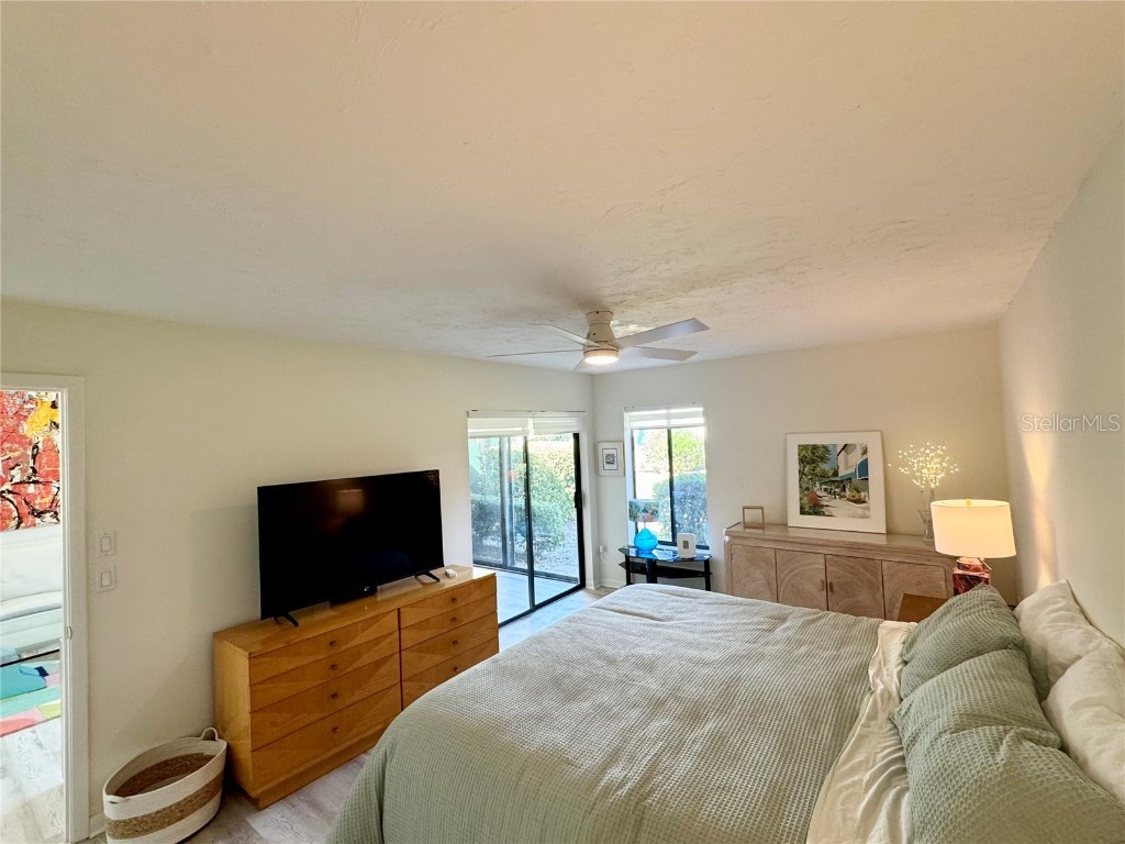 5222 Myrtle #9 Sarasota FL 34235 A4669089 image33