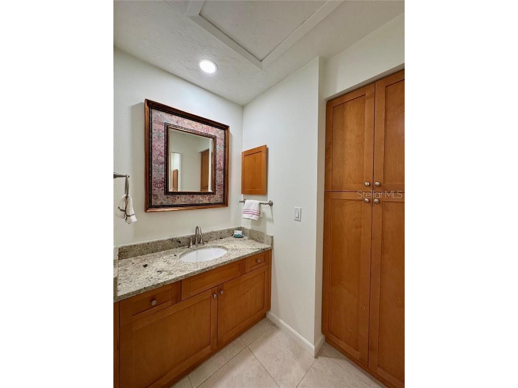 5222 Myrtle #9 Sarasota FL 34235 A4669089 image38