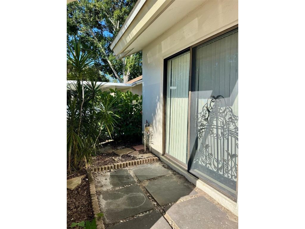 5222 Myrtle #9 Sarasota FL 34235 A4669089 image5