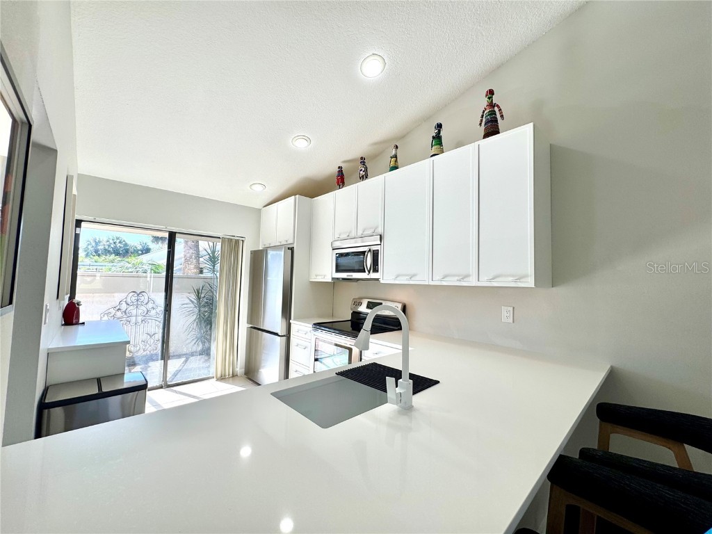 5222 Myrtle #9 Sarasota FL 34235 A4669089 image9