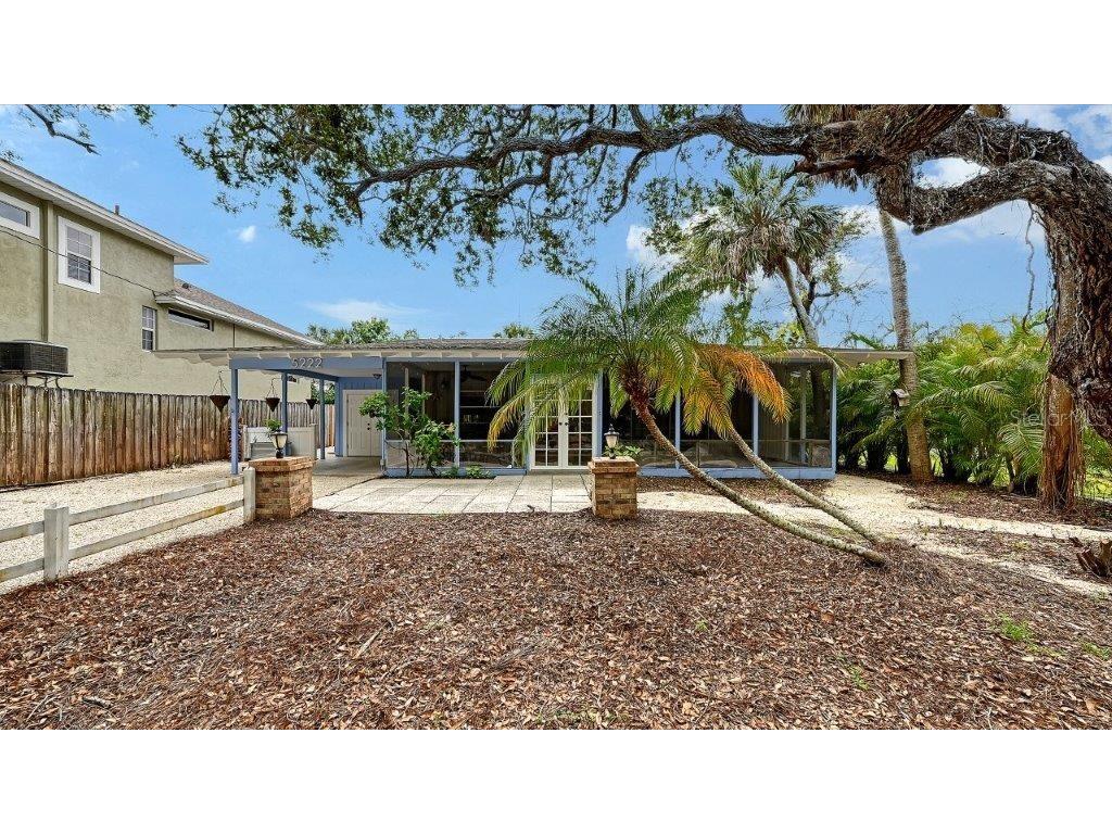 5222 Winding Way Sarasota FL 34242 A4659769 image1