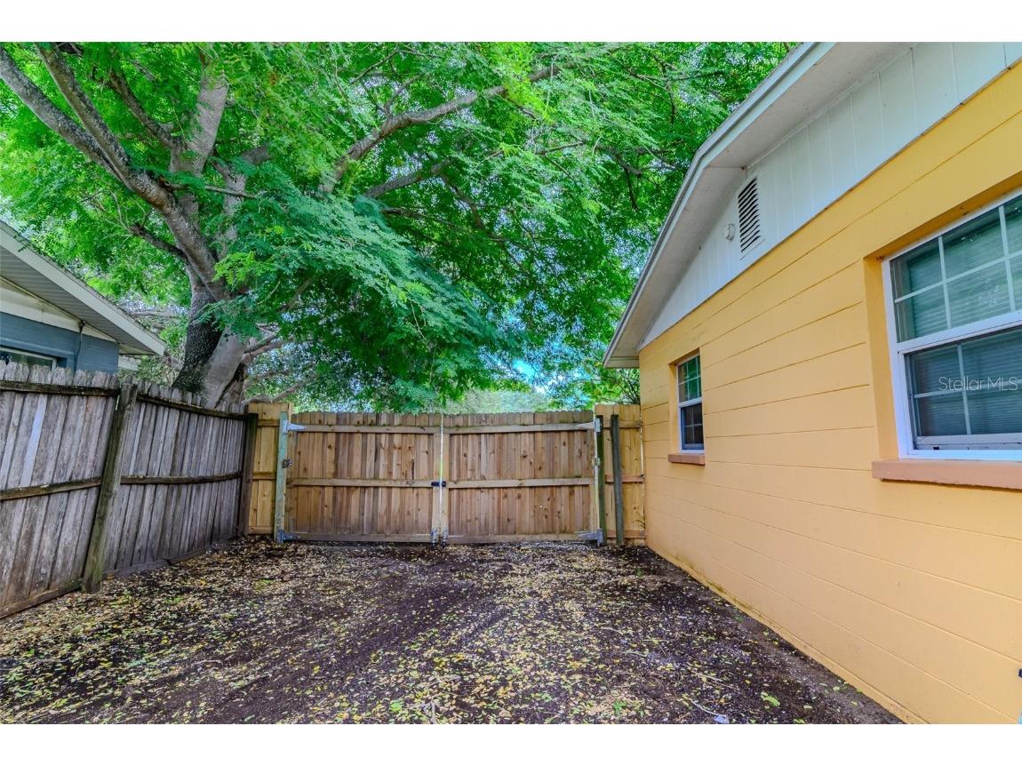 5223 15th Avenue N Saint Petersburg FL 33710 TB8426905 image33