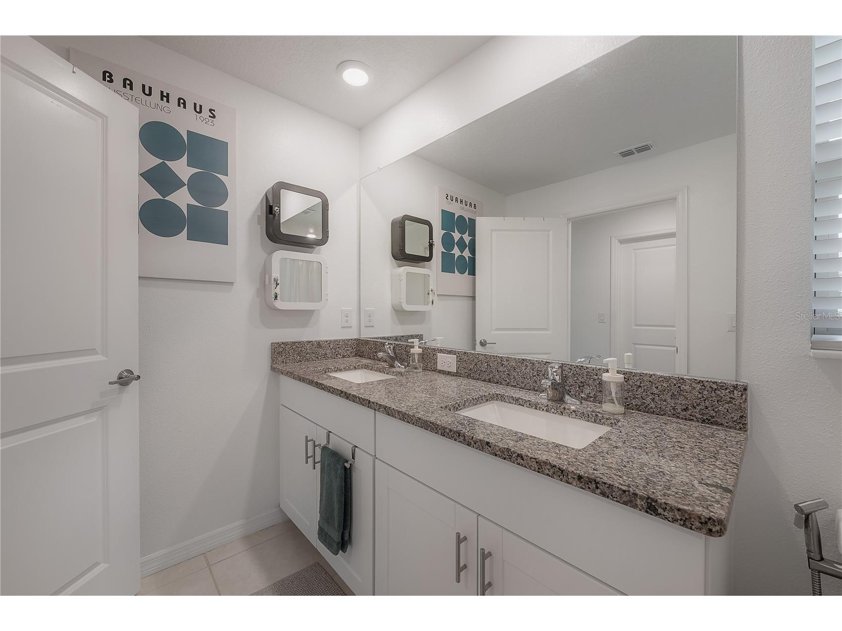 5223 Forum Boulevard Holiday FL 34690 TB8510453 image14