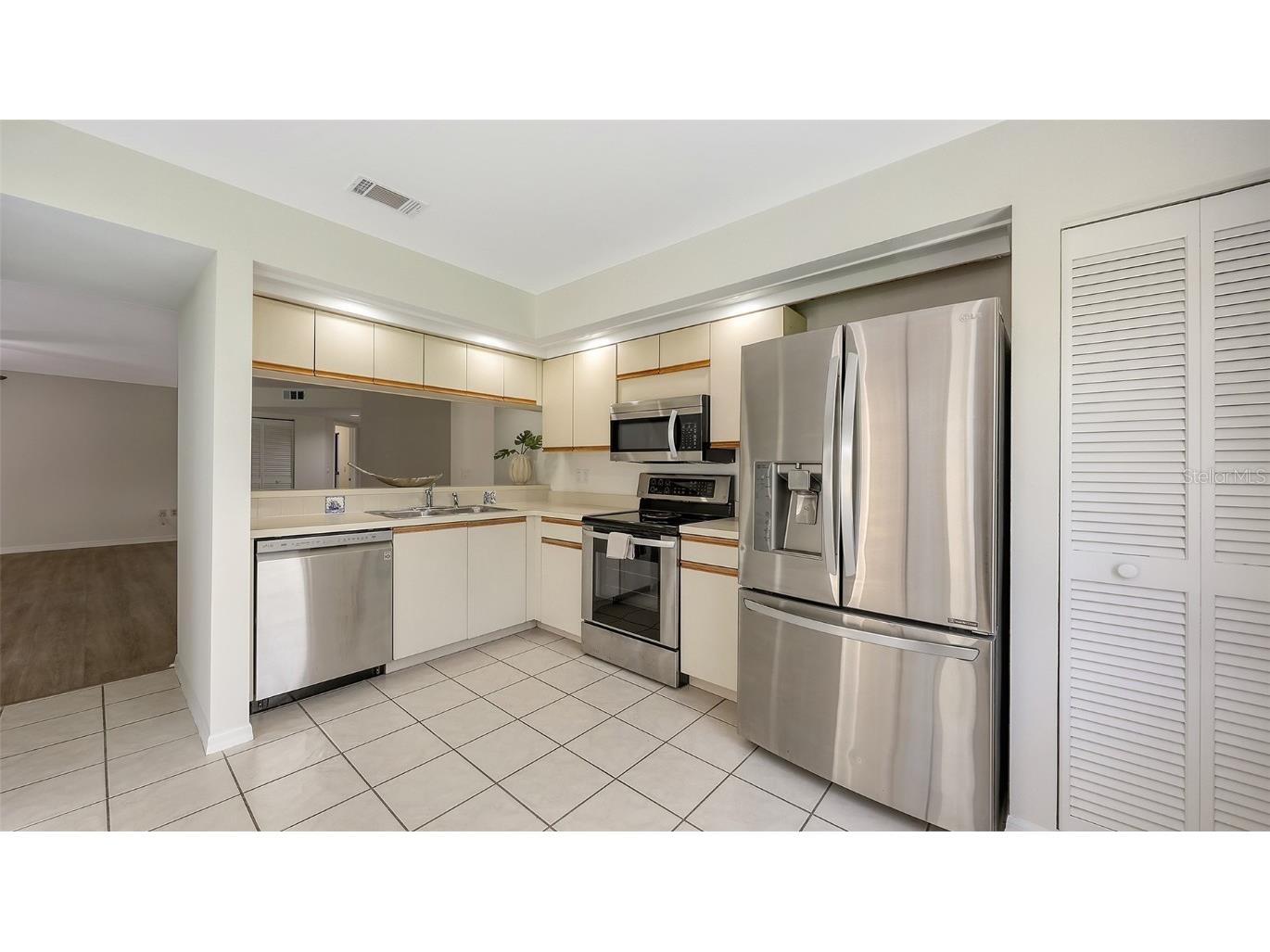 5223 Heron Way #104 Sarasota FL 34231 A4661067 image14