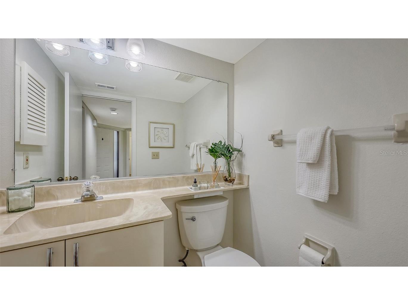 5223 Heron Way #104 Sarasota FL 34231 A4661067 image21