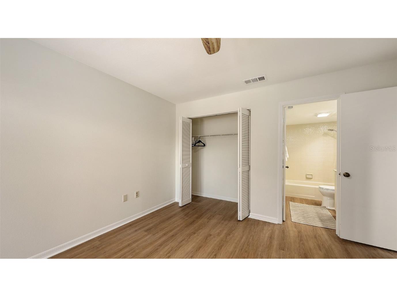 5223 Heron Way #104 Sarasota FL 34231 A4661067 image23