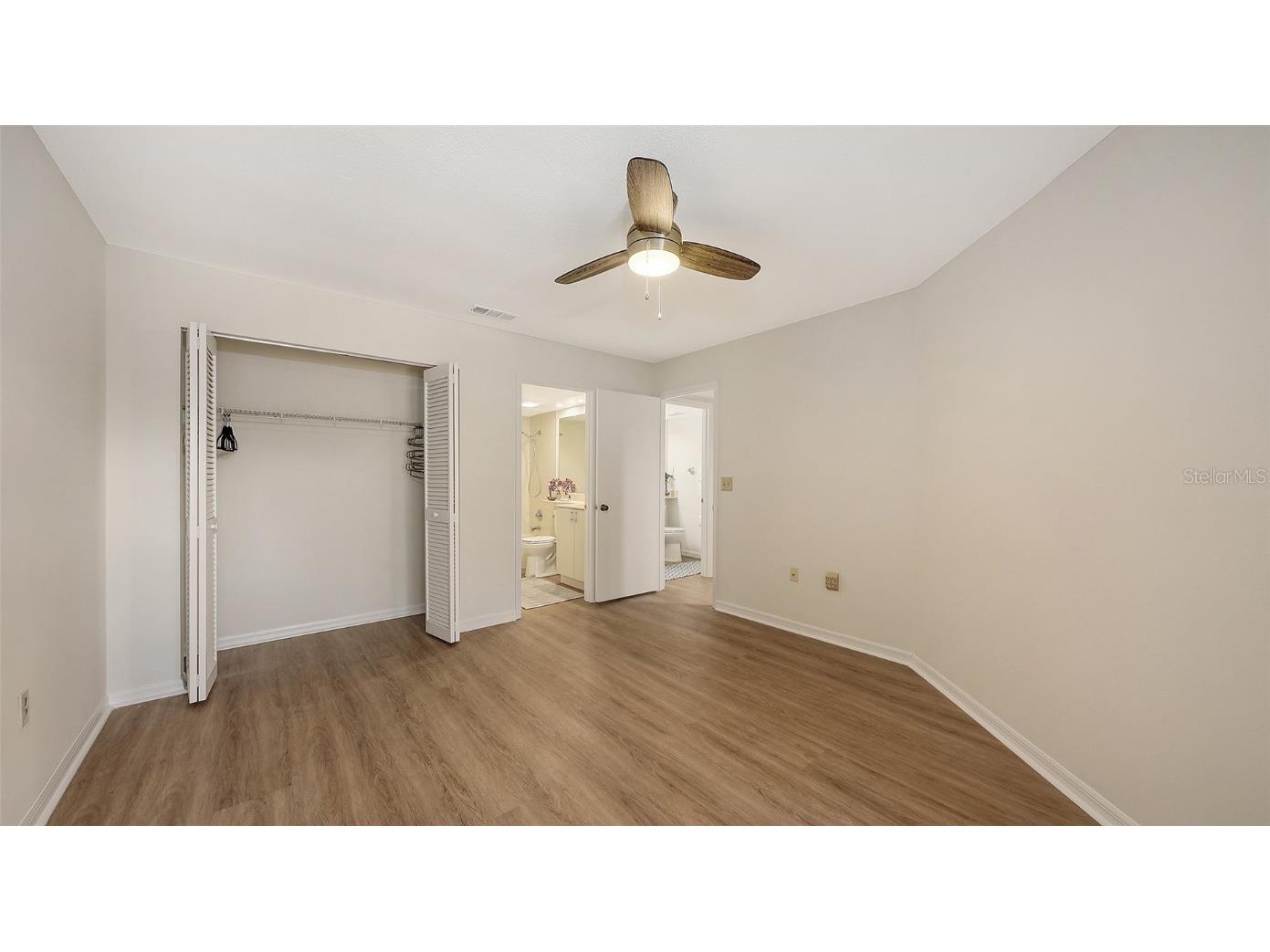 5223 Heron Way #104 Sarasota FL 34231 A4661067 image24