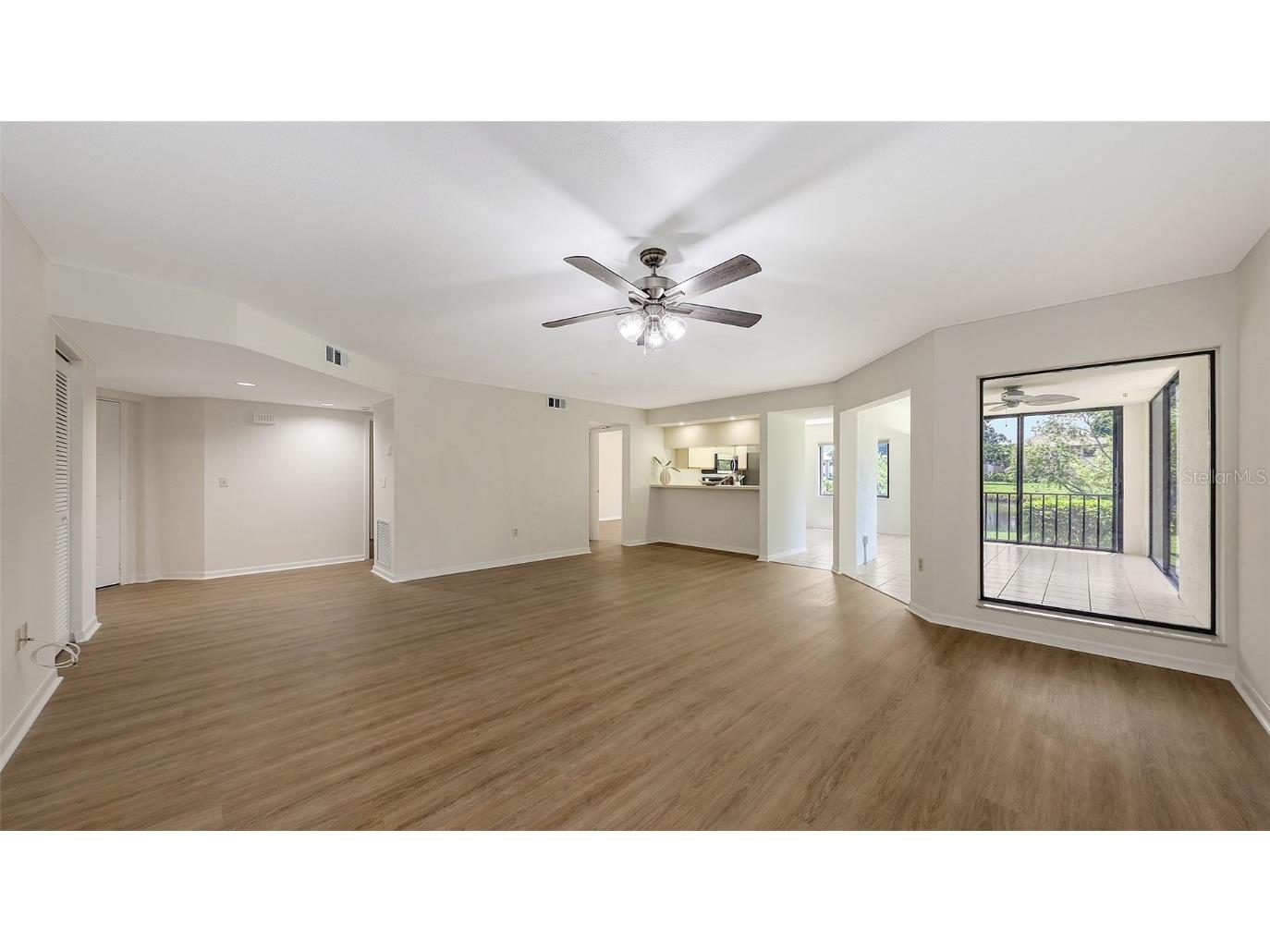5223 Heron Way #104 Sarasota FL 34231 A4661067 image8