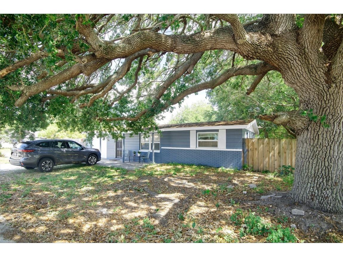 5223 Mile Stretch Drive Holiday FL 34690 G5069028 image1