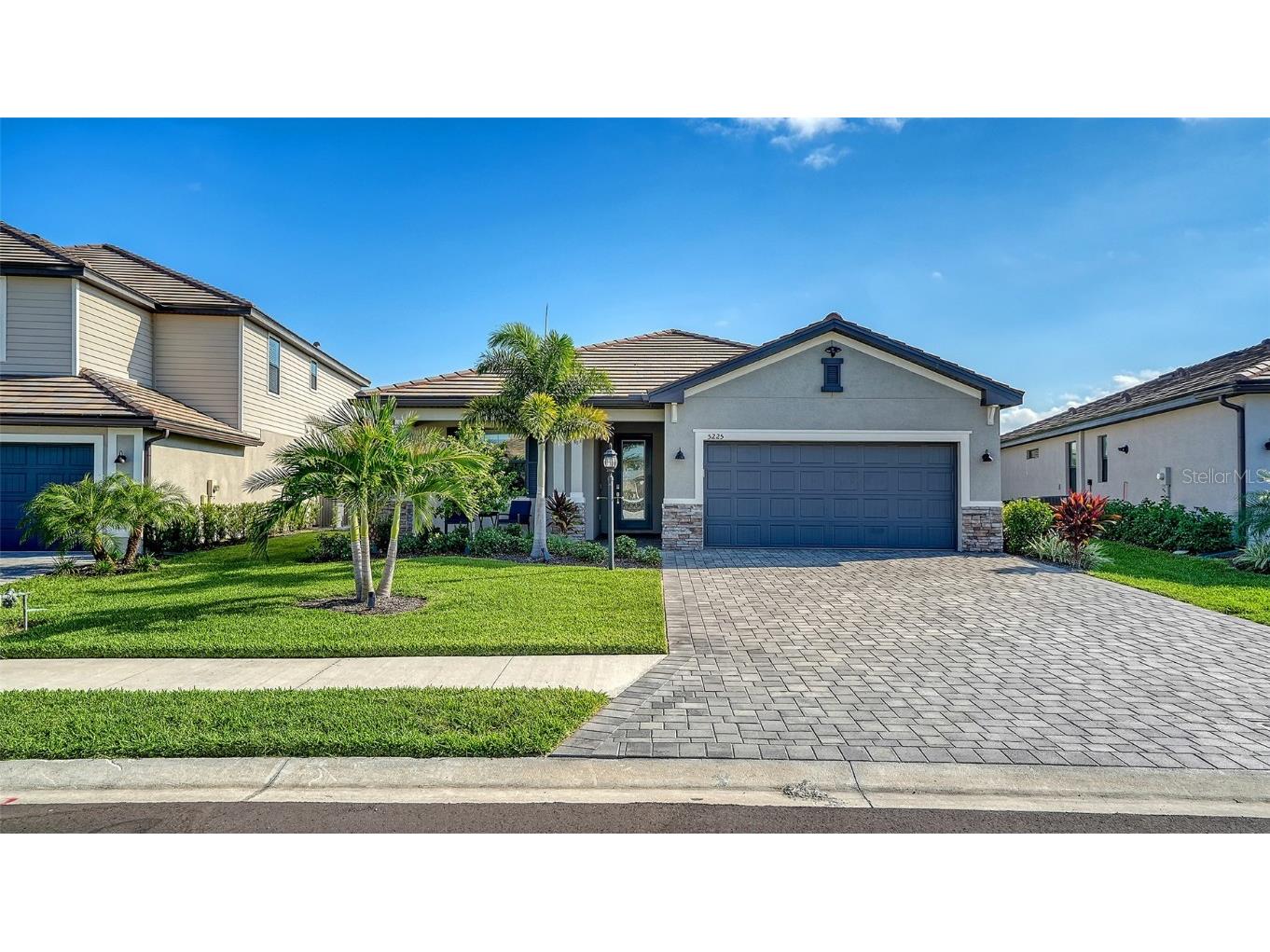 5225 Blue Crush Bradenton FL 34211 A4668994 image1