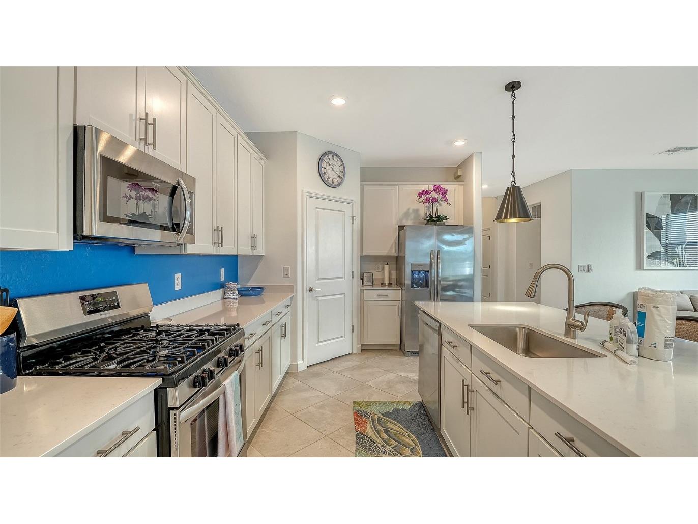 5225 Blue Crush Bradenton FL 34211 A4668994 image15