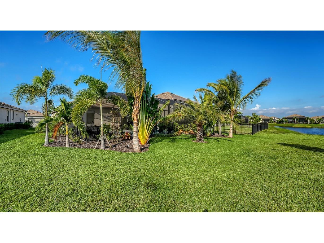 5225 Blue Crush Bradenton FL 34211 A4668994 image40