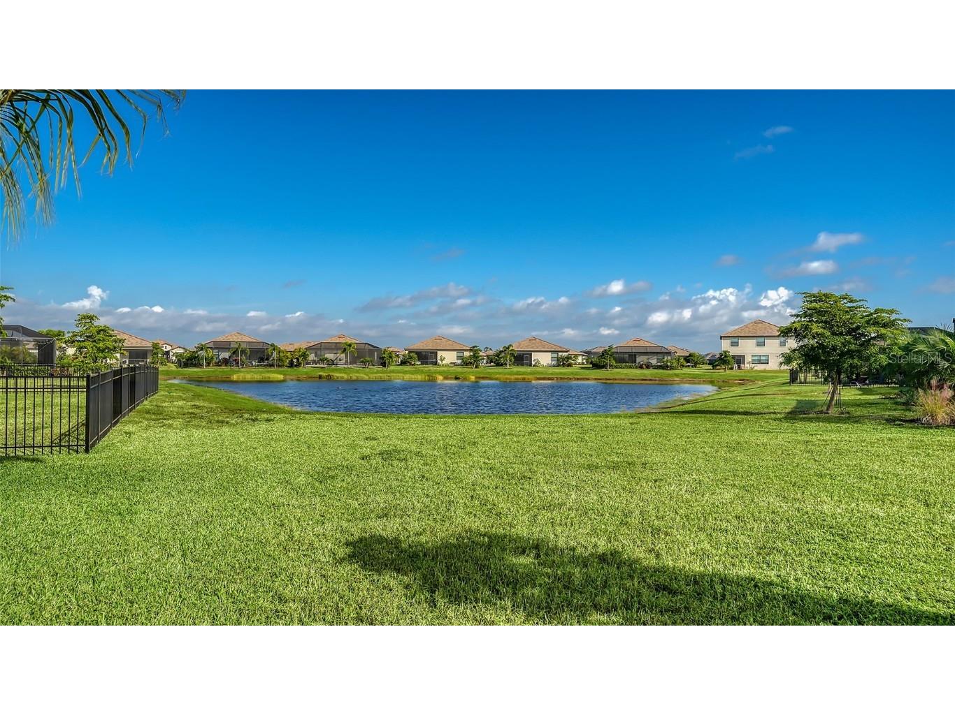 5225 Blue Crush Bradenton FL 34211 A4668994 image41