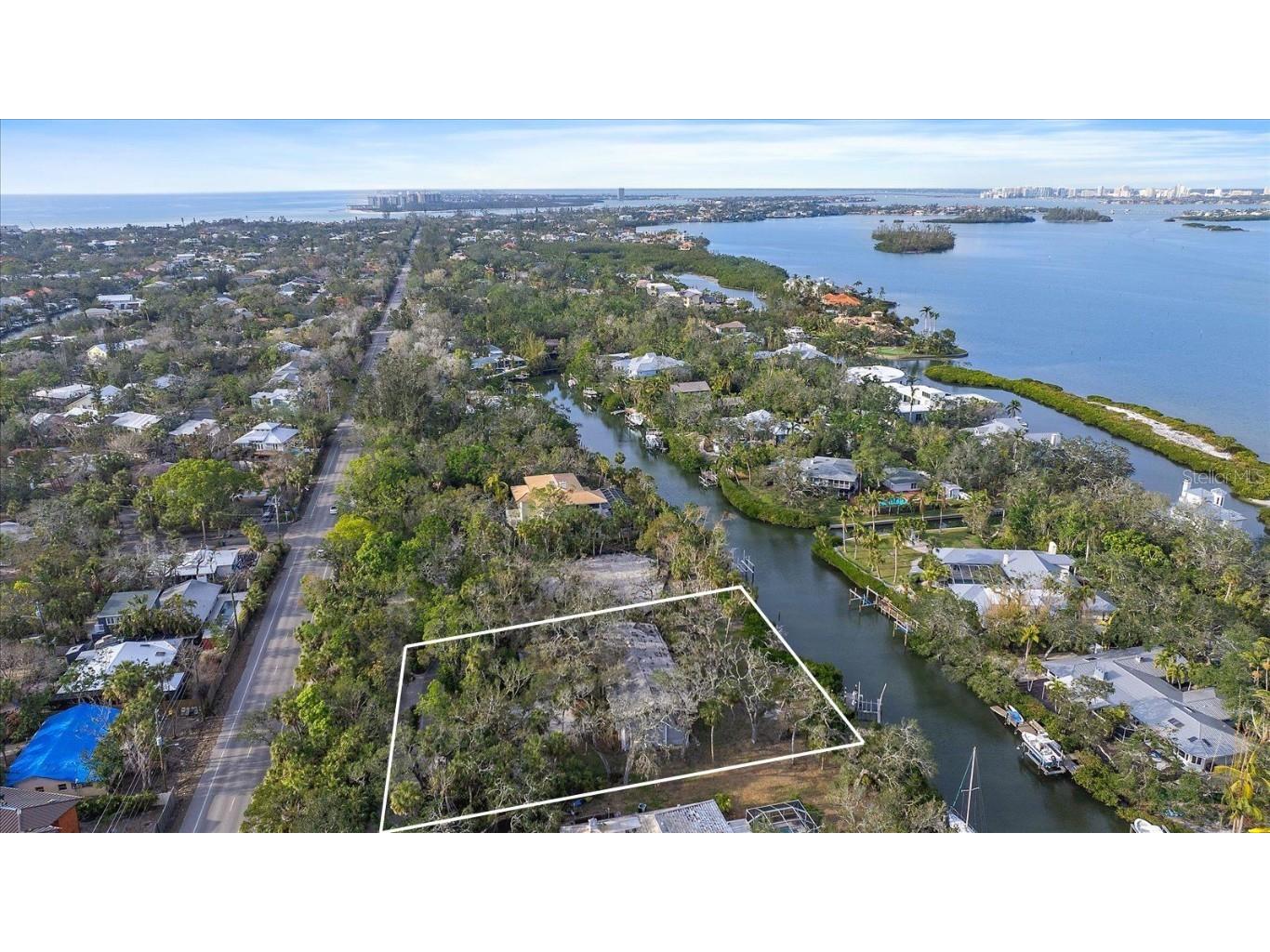 5225 Hidden Harbor Road Sarasota FL 34242 A4638854 image1