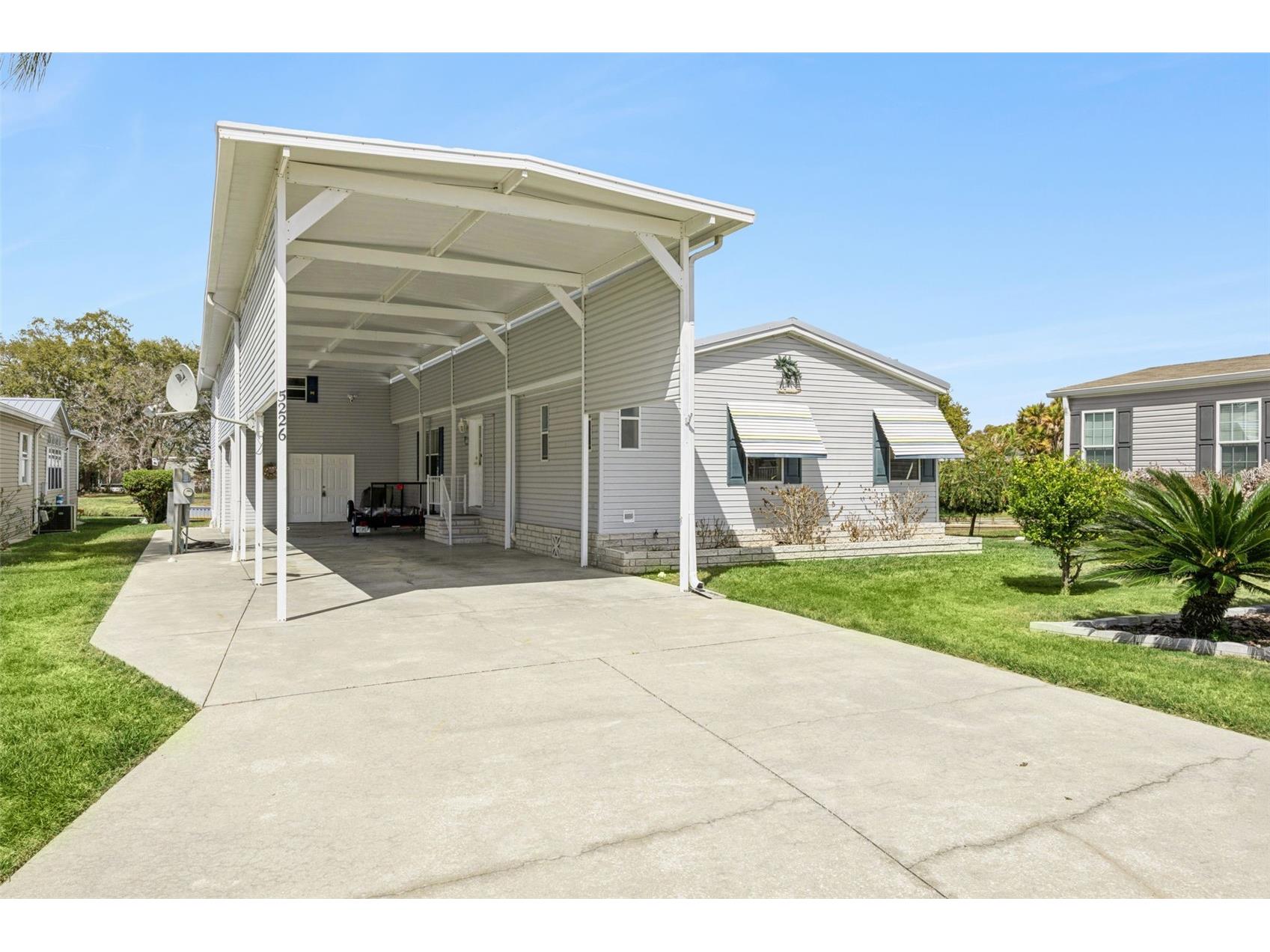 5226 Island View Circle N Polk City FL 33868 P4937680 image1