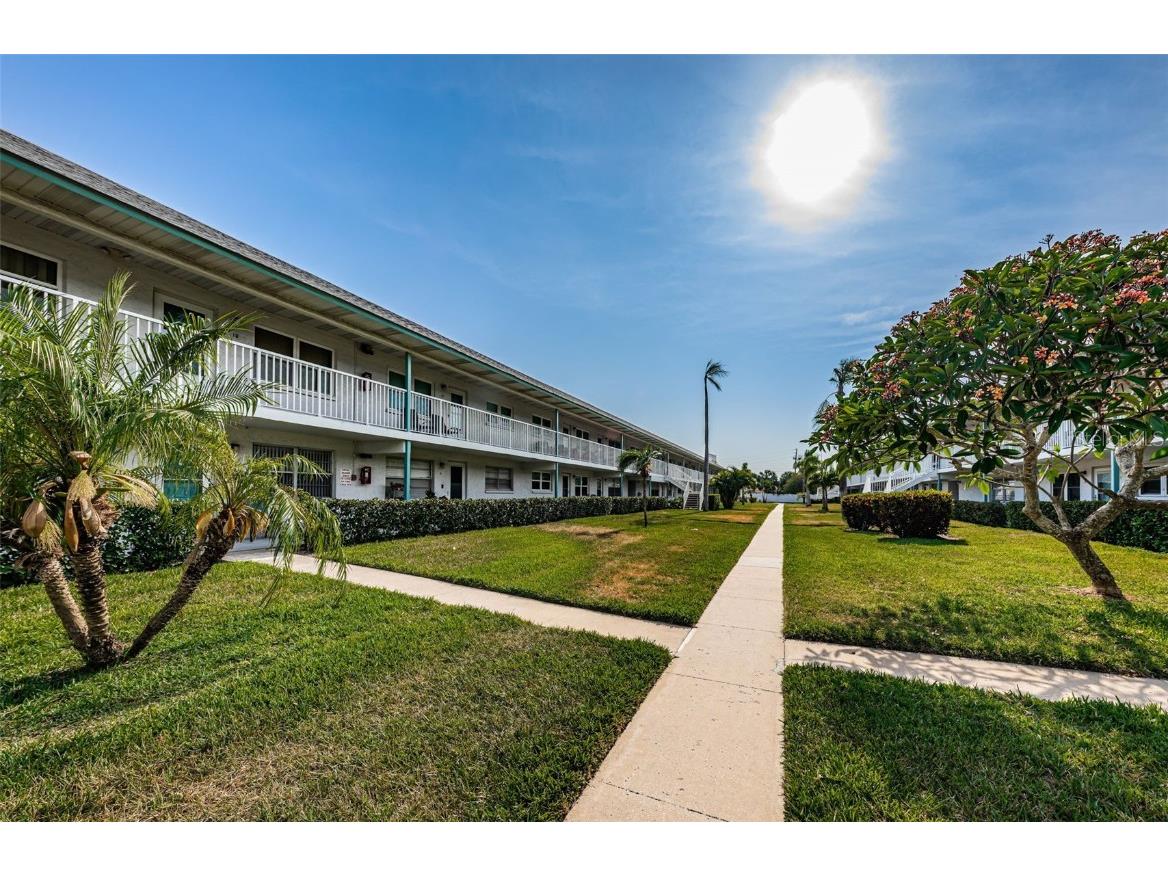 5227 81st Lane N #17 Saint Petersburg FL 33709 U8242556 image1