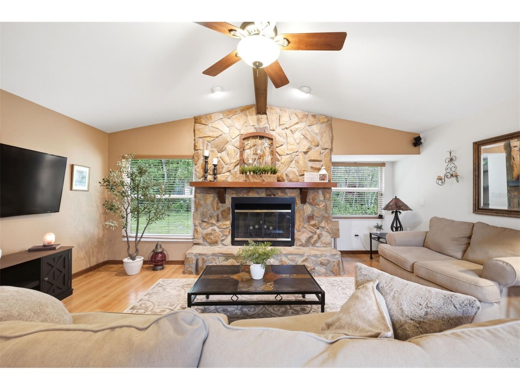 5227 Suwannee Road Weeki Wachee FL 34607 W7885943 image13