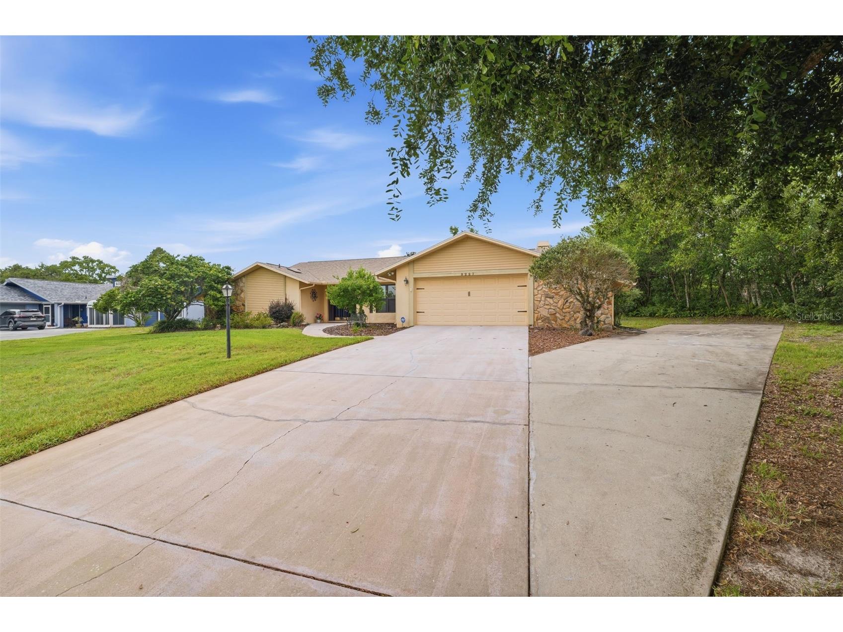 5227 Suwannee Road Weeki Wachee FL 34607 W7885943 image3