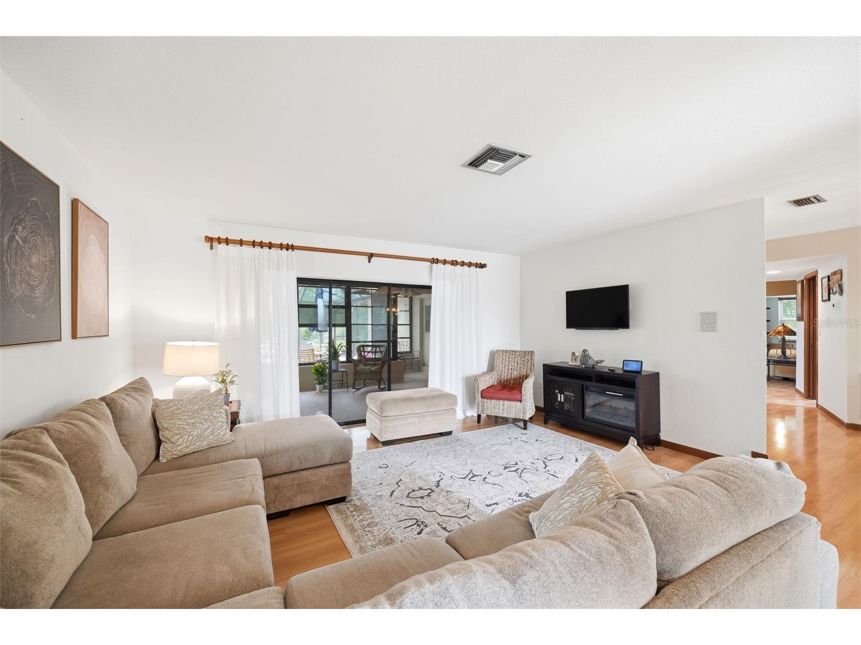 5227 Suwannee Road Weeki Wachee FL 34607 W7885943 image8