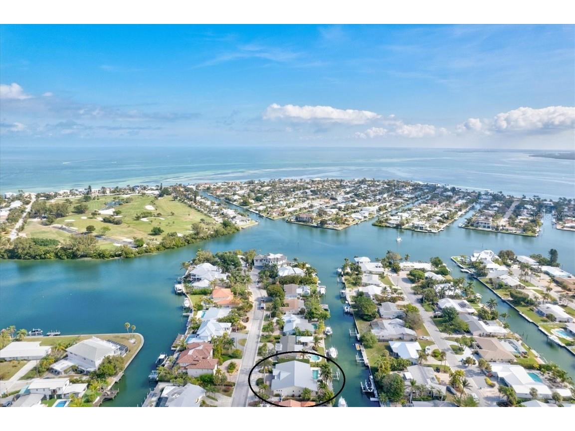 523 70th Street Holmes Beach FL 34217 A4561707 image1