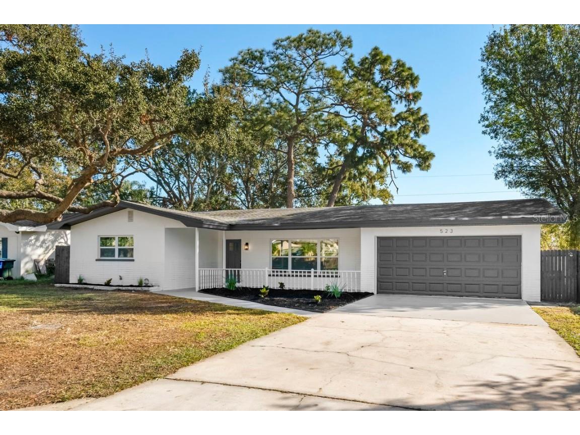 523 Deville Drive E Largo FL 33771 TB8326295 image1