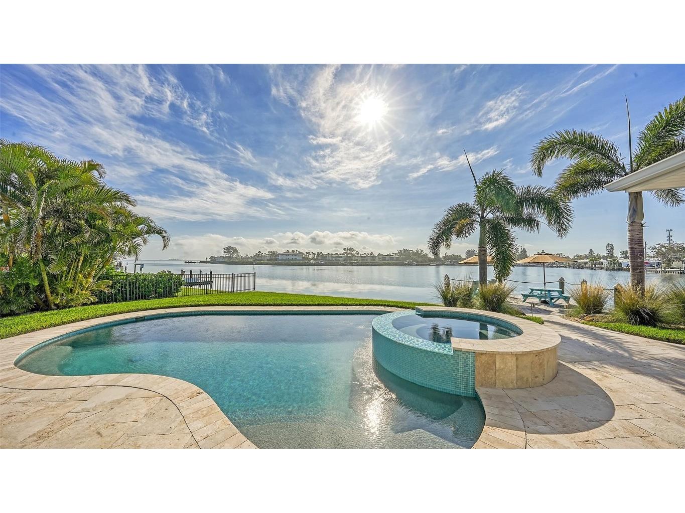523 Key Royale Drive Holmes Beach FL 34217 A4558630 image1