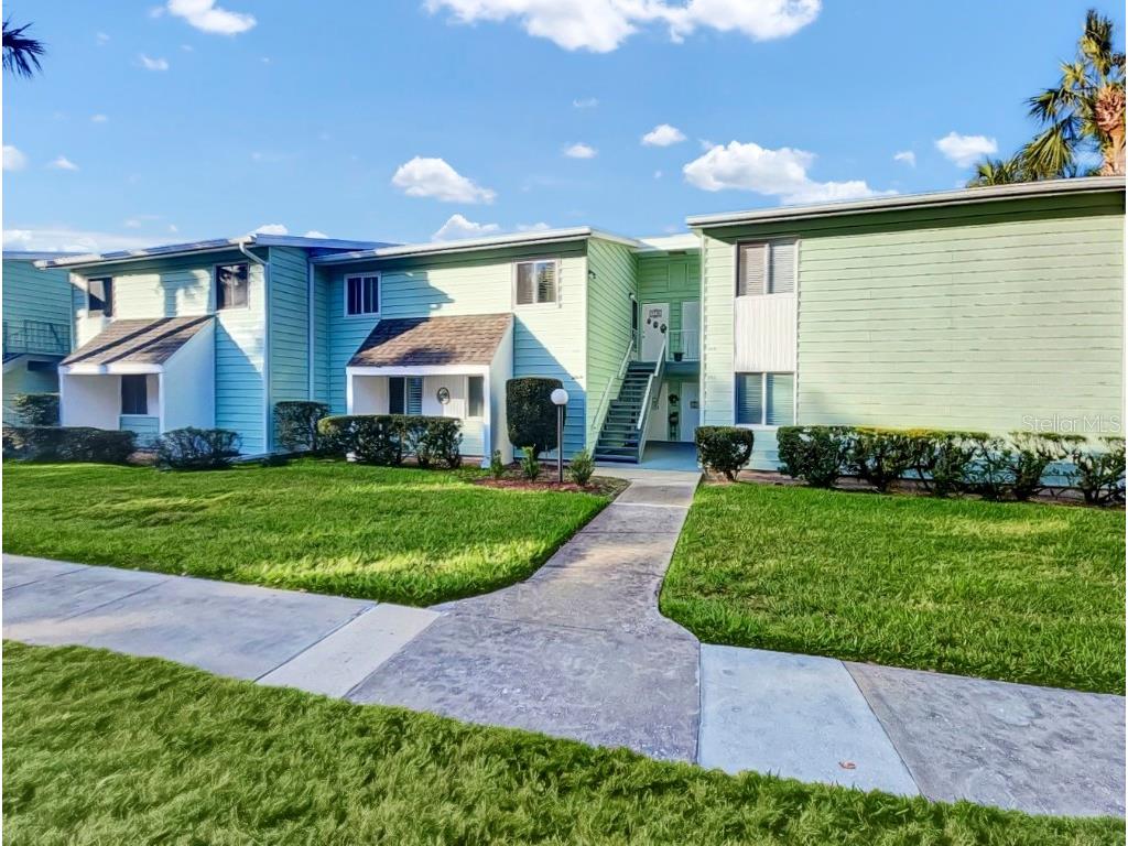 523 Midway Drive #B Ocala FL 34472 - LAKE SPARKLE OM651929 image1