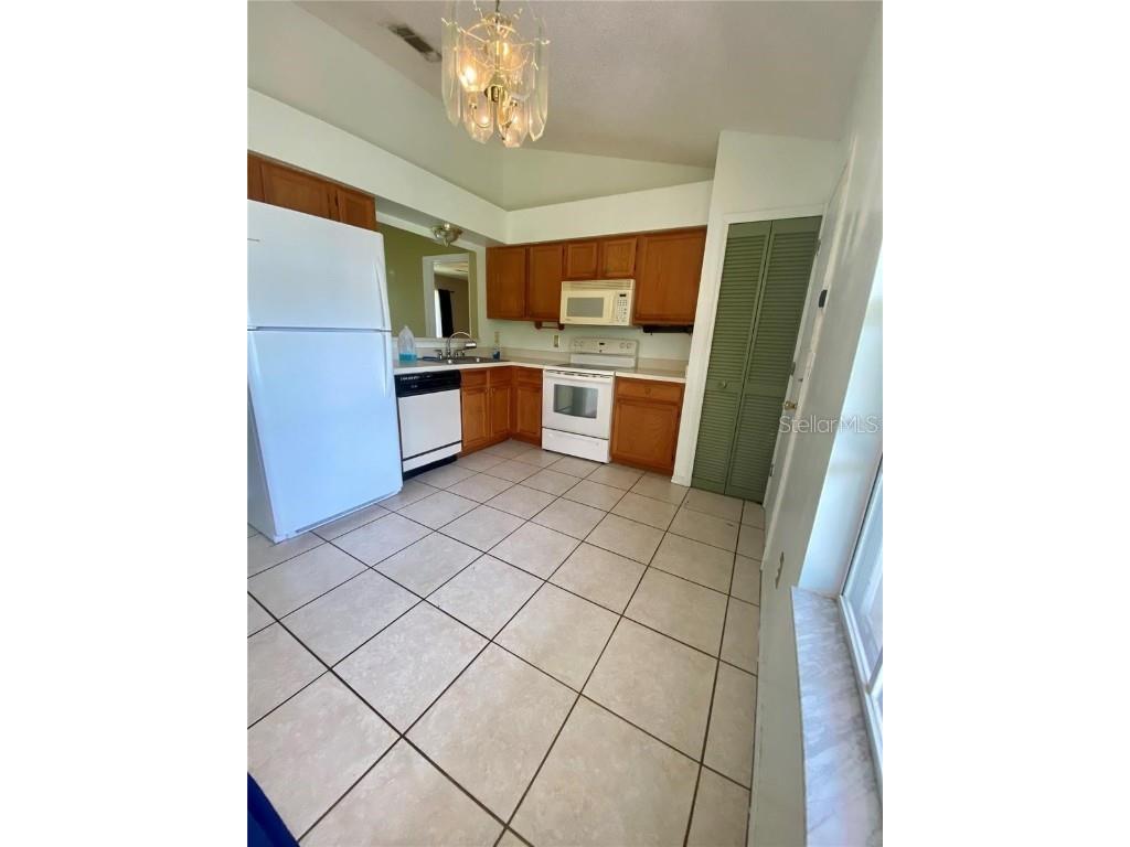 5230 Clarion Oaks Drive Orlando FL 32808 S5129239 image4