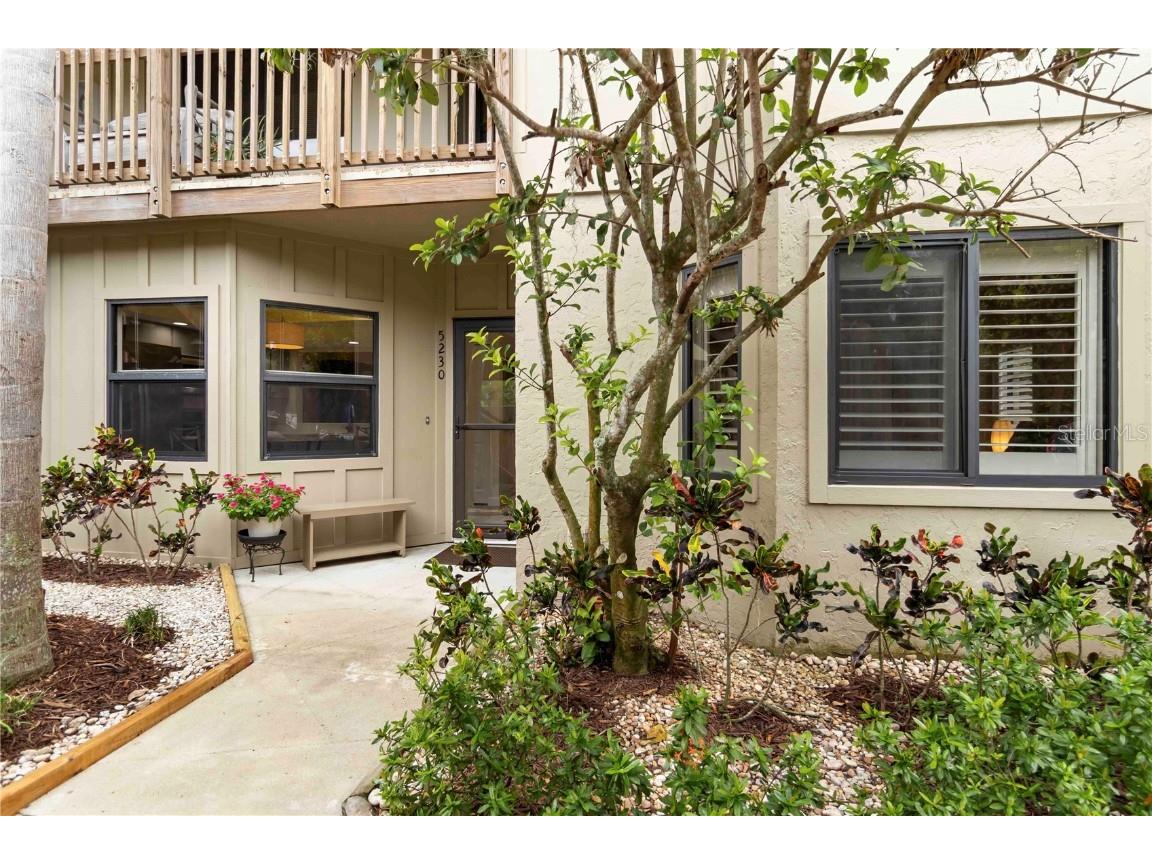 5230 Lake Arrowhead Trail #29 Sarasota FL 34231 C7511418 image1