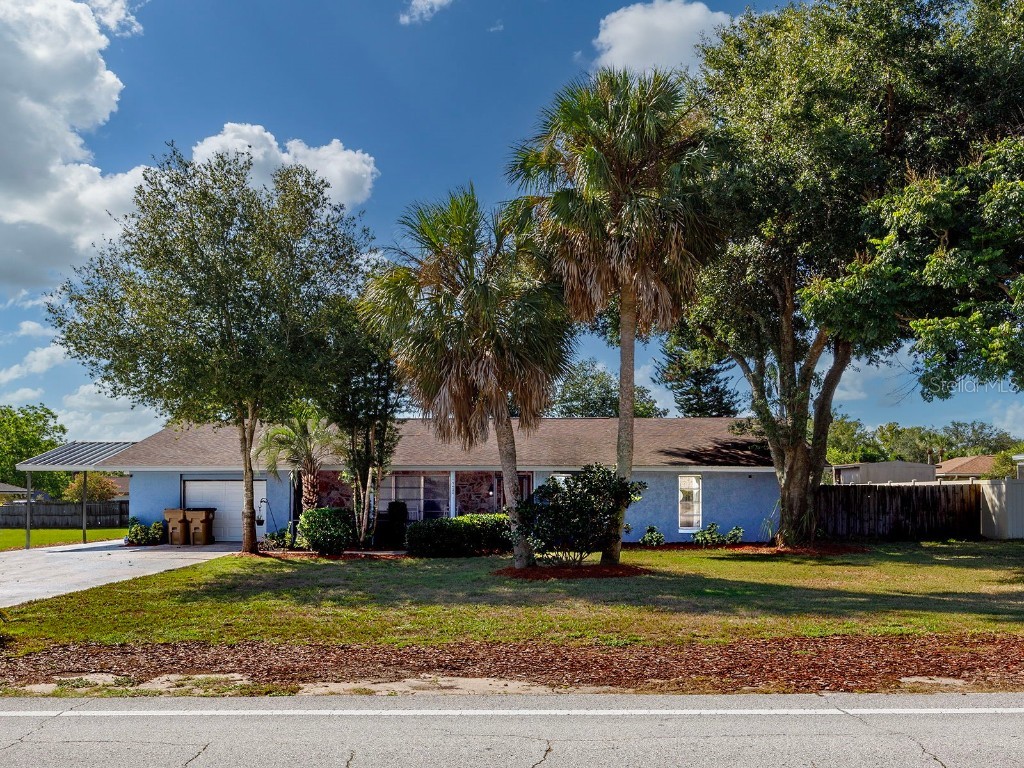 5230 Twin Palms Road Fruitland Park FL 34731 - LAKE GRIFFIN G5071630 image1