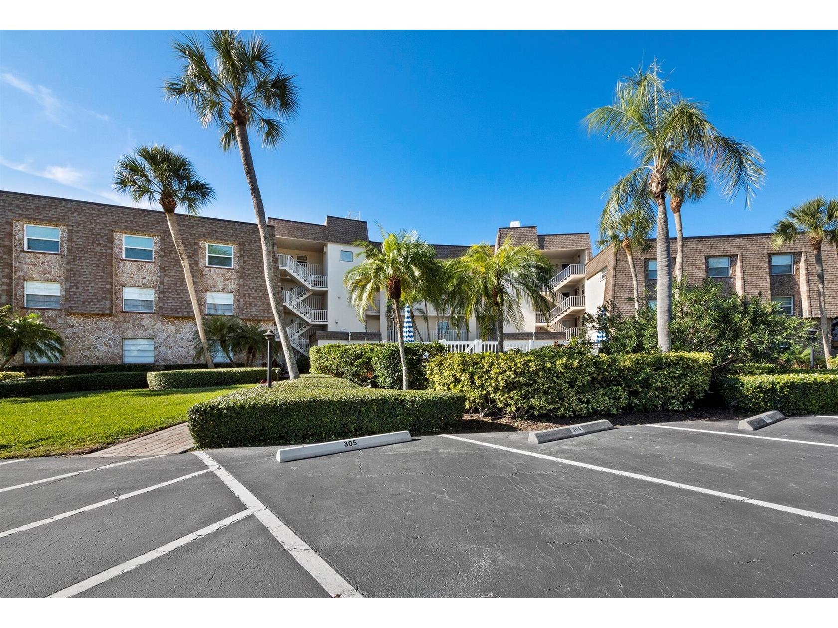 5231 Gulf Of Mexico Drive #104 Longboat Key FL 34228 - GULF OF MEXICO A4676730 image35